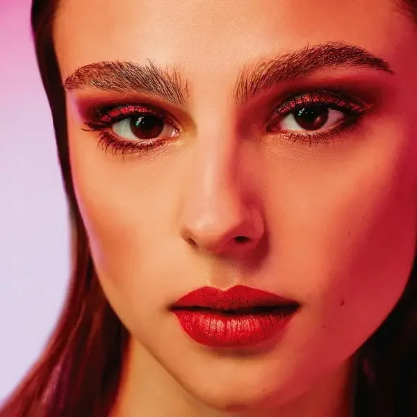 11 Red Signature - Eyeliner Pinceau Rouge Matte Signature de L'Oréal Paris