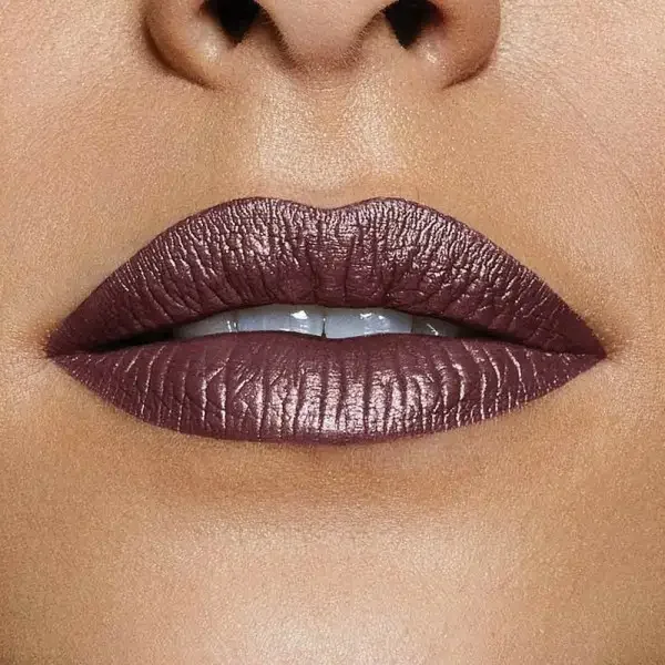 120 Nemesis ( Violet ) - Rouge à lèvres Liquide MAT Métallisé de Gemey Maybelline