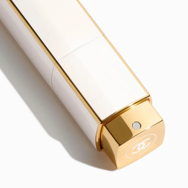Chanel Coco Mademoiselle Eau de Parfum Intense twist and spray