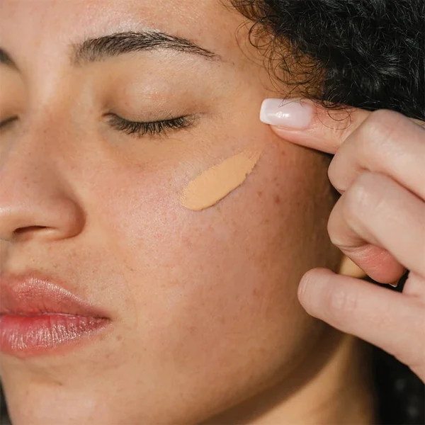 Crème solaire teintée nude SPF 50+ BIO