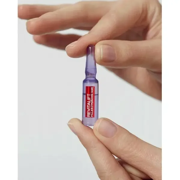Cure Anti-Age 7 Jours Revitalift Filler 7 Ampoules Anti-Rides Repulpantes à l'Acide Hyaluronique Pur de L'Oréal Paris