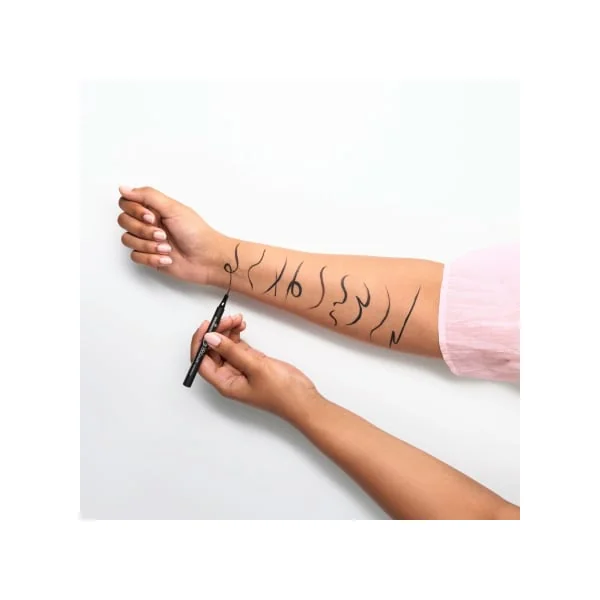 essence Eyeliner Tiny Tip Waterproof 01 Deep Black, 1,1 ml