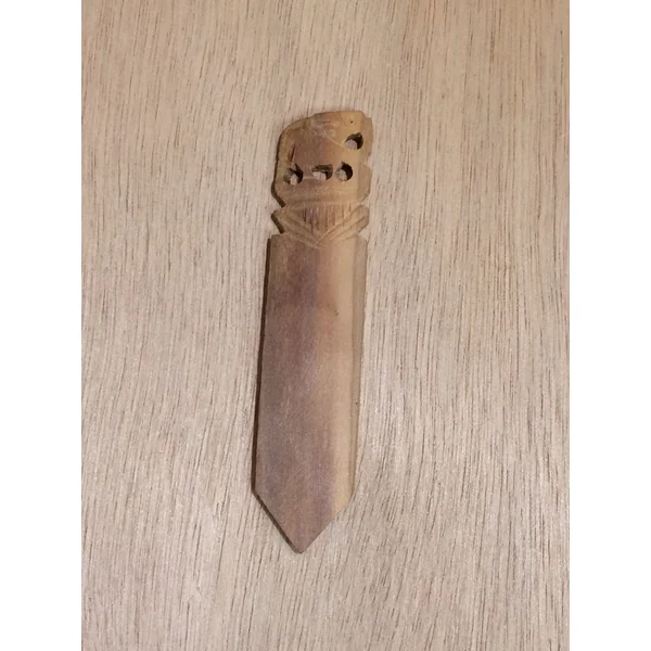 Marque pages en pur bois de santal avec éléphant gravé
