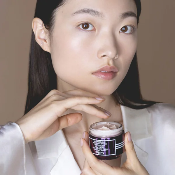 SISLEY - Baume-en-eau à la rose noire Repulpant, jeunesse et éclat du teint